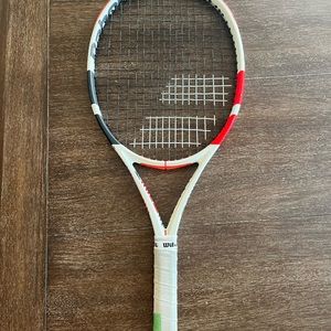 Kids Junior 25 inch titanium super light racquet.